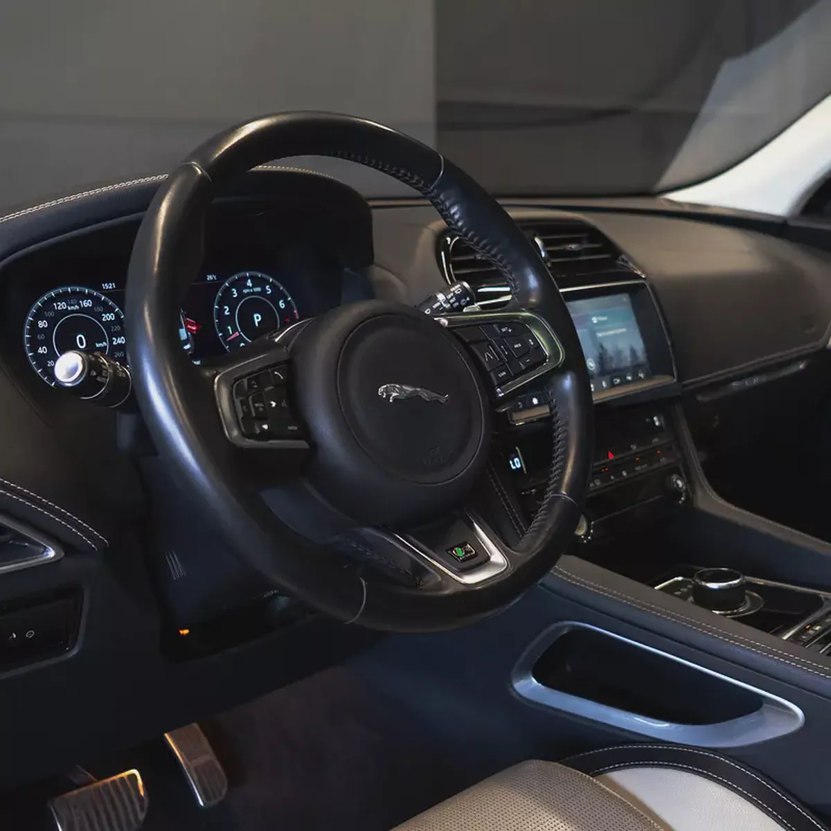 AED 1,436 p.m • 0% Downpayment • Jaguar F-Pace R-Sport • 1 Year Warranty-10-10