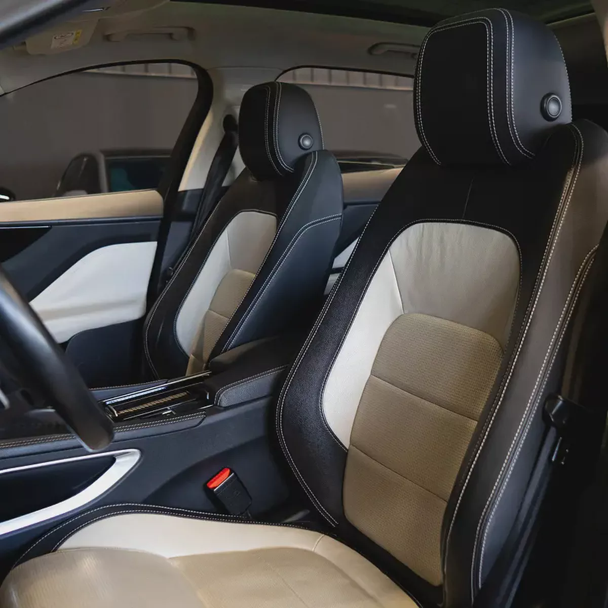 AED 1,436 p.m • 0% Downpayment • Jaguar F-Pace R-Sport • 1 Year Warranty-15-15