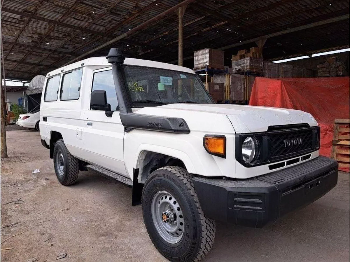 Toyota Land Cruiser 70 LC 78 HARDTOP 2.8L AT LC78 4.5L V8DIESEL 3DOOR