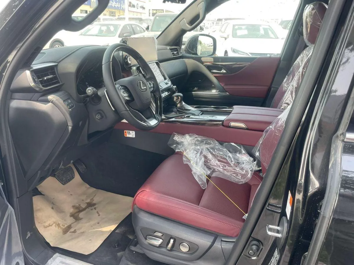 Lexus LX600 SIGNATURE-2-0