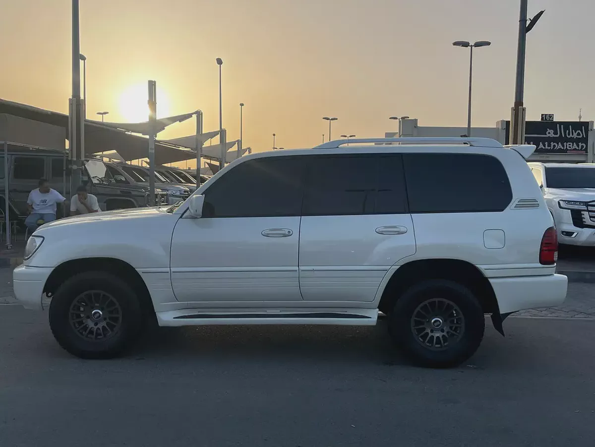 Lexus LX 470 2006 | American Specs | Well Maintained-2-2