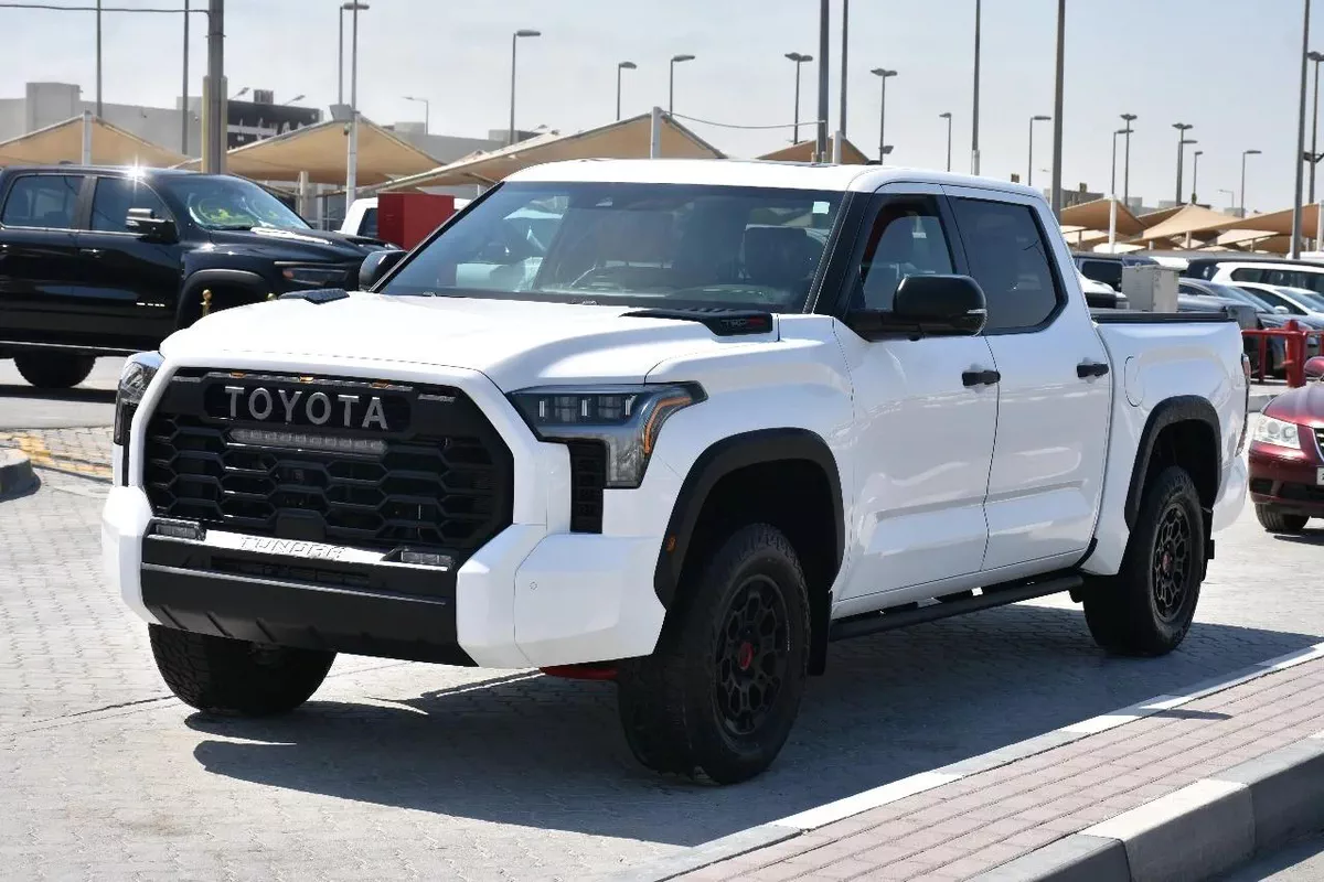TUNDRA TRD PRO HYBRID 4.W.D. 2024 | WHITE-1-1