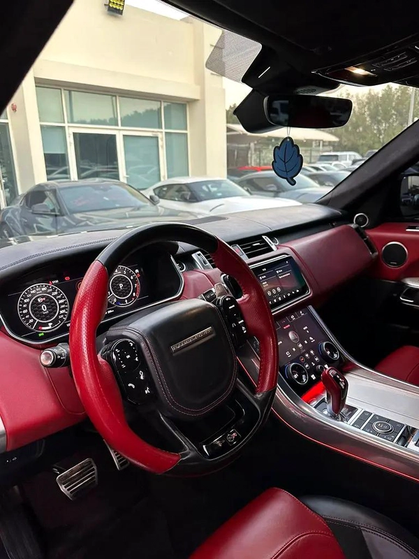 RANGE ROVER SPORT SVR GCC 2018 ORIGINAL PAINT PERFECT CONDITION