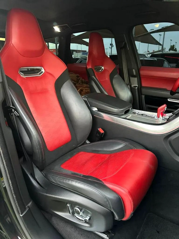 RANGE ROVER SPORT SVR GCC 2018 ORIGINAL PAINT PERFECT CONDITION