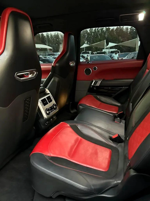 RANGE ROVER SPORT SVR GCC 2018 ORIGINAL PAINT PERFECT CONDITION