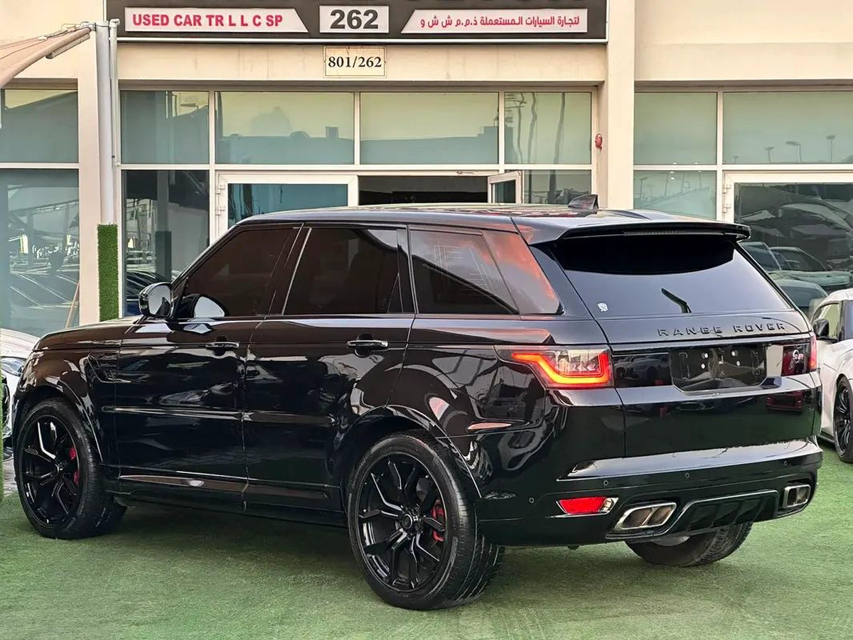 RANGE ROVER SPORT SVR GCC 2018 ORIGINAL PAINT PERFECT CONDITION-3-3