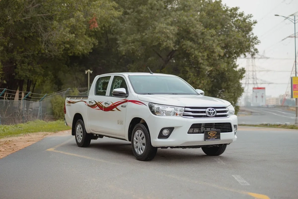 Hilux | Double Cabin 4x2 | Automatic | GCC Specs | Ref#T45854