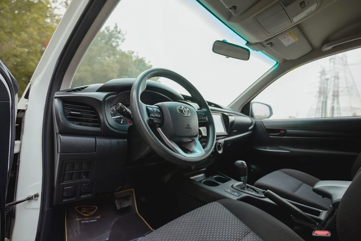 Hilux | Double Cabin 4x2 | Automatic | GCC Specs | Ref#T45854