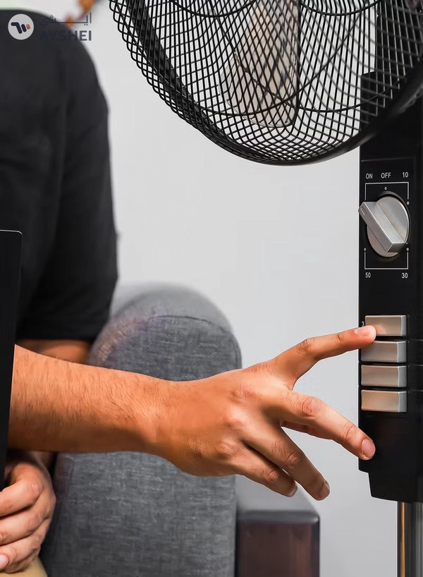 GEEPAS 18" Stand Fan | Adjustable height | 3 speed | Tilt Setting with Overheat Protection | Wide Oscillation | Self-Protection when Over Heated, 128 Ribbed Grills, Streamlined & Portable Design GF9605 Black