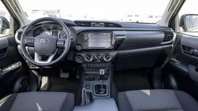 Toyota Hilux MED OPTION HILUX 2.4L AT-9