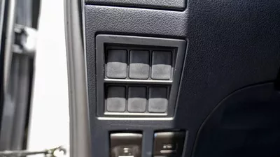 Toyota Hilux MED OPTION HILUX 2.4L AT-15