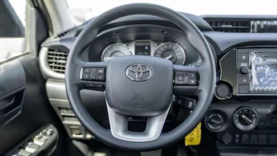 Toyota Hilux MED OPTION HILUX 2.4L AT-17