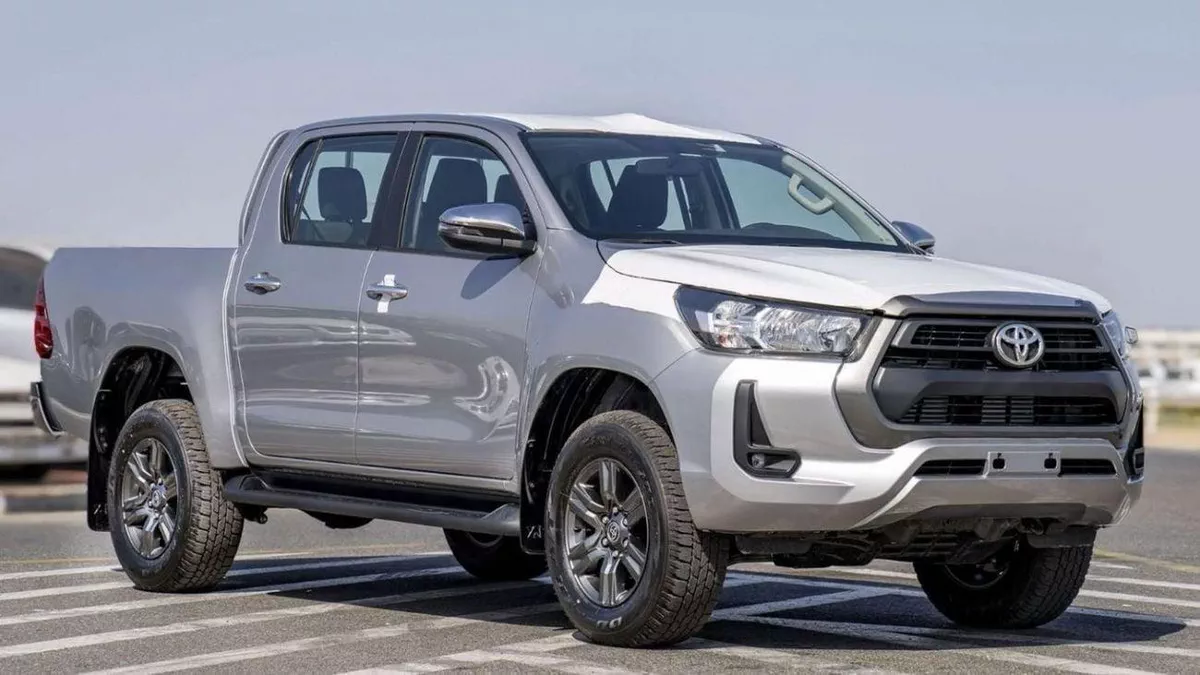 Toyota Hilux MED OPTION HILUX 2.4L AT-2-0