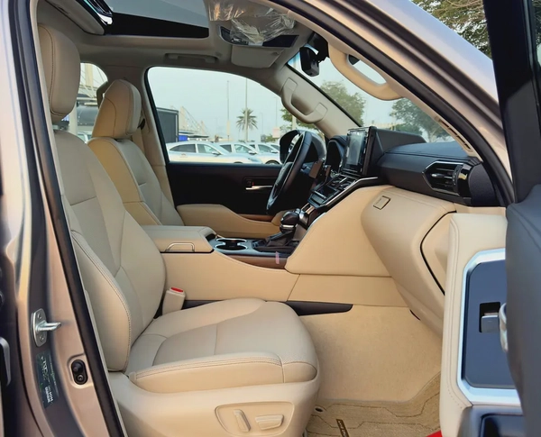 2025 Toyota Land Cruiser GXR 4.0 V6, Dealer Warranty, GCC Specifications