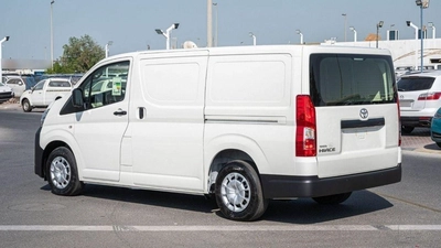 Toyota Hiace STD 3.5D MT CARGO MY2025-5