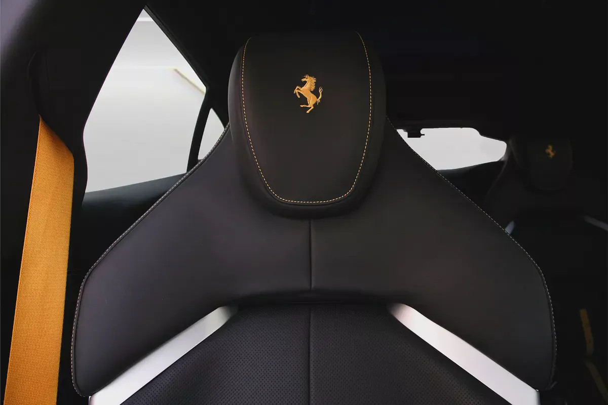 FERRARI PUROSANGUE 2024 - CARBON EDITION - FULLY LOADED - SERVICE CONTRACT -AMAZING CONDITION-9-9