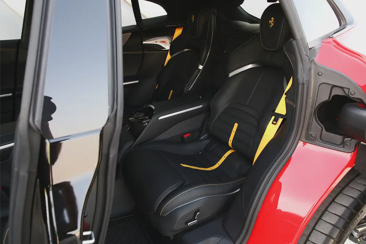 FERRARI PUROSANGUE 2024 - CARBON EDITION - FULLY LOADED - SERVICE CONTRACT -AMAZING CONDITION-16-16
