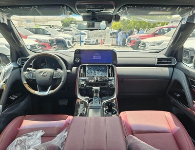 Lexus LX600 SIGNATURE || 3.5L V6 PETROL / RADAR / REAR ENTERTAINMENT SCREEN / HEADS UP DISPALY / COOL BOX (CODE-18