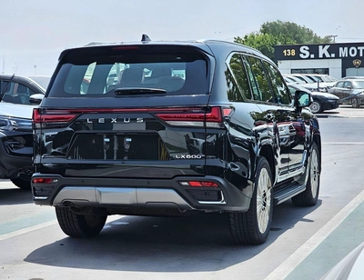Lexus LX600 SIGNATURE || 3.5L V6 PETROL / RADAR / REAR ENTERTAINMENT SCREEN / HEADS UP DISPALY / COOL BOX (CODE-4