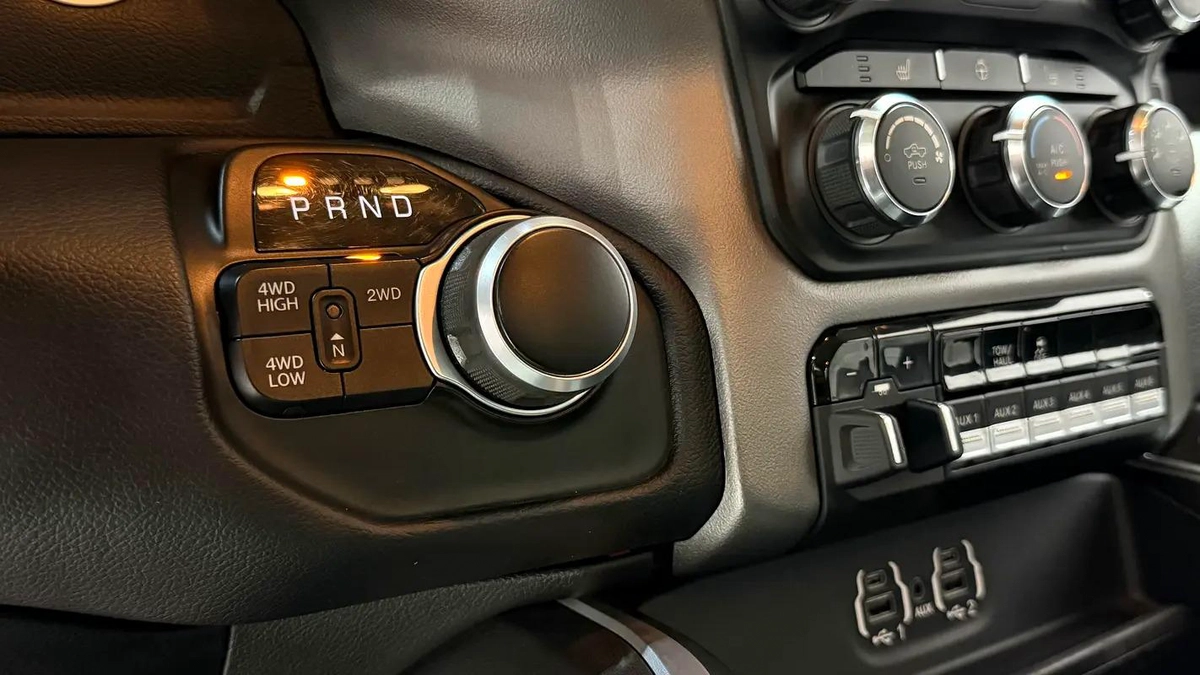 2020 DODGE RAM 2500 BIG HORN 6.4 LIMITED EDITION-4-4
