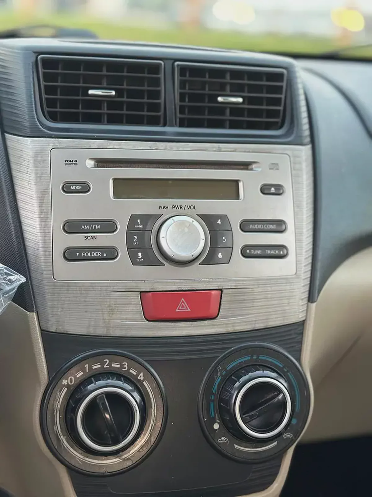 Toyota Avanza G 2015 GCC Specs - Reliable 7-Seater Family Car-11-11