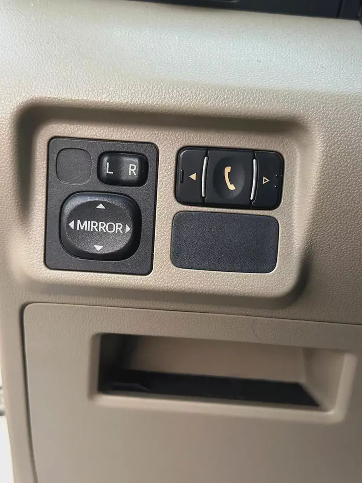 Toyota Avanza G 2015 GCC Specs - Reliable 7-Seater Family Car-12-12