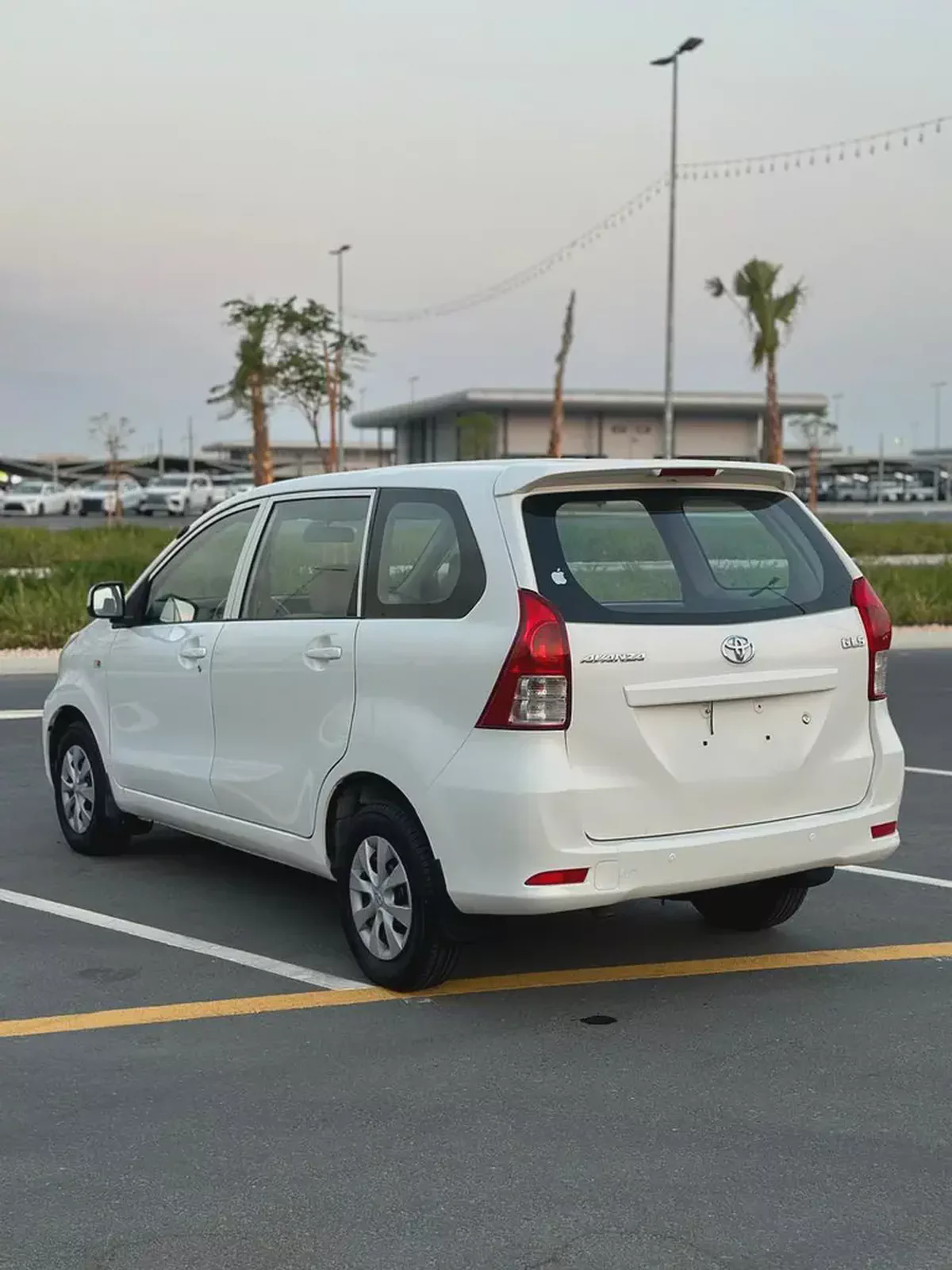 Toyota Avanza G 2015 GCC Specs - Reliable 7-Seater Family Car-3-3