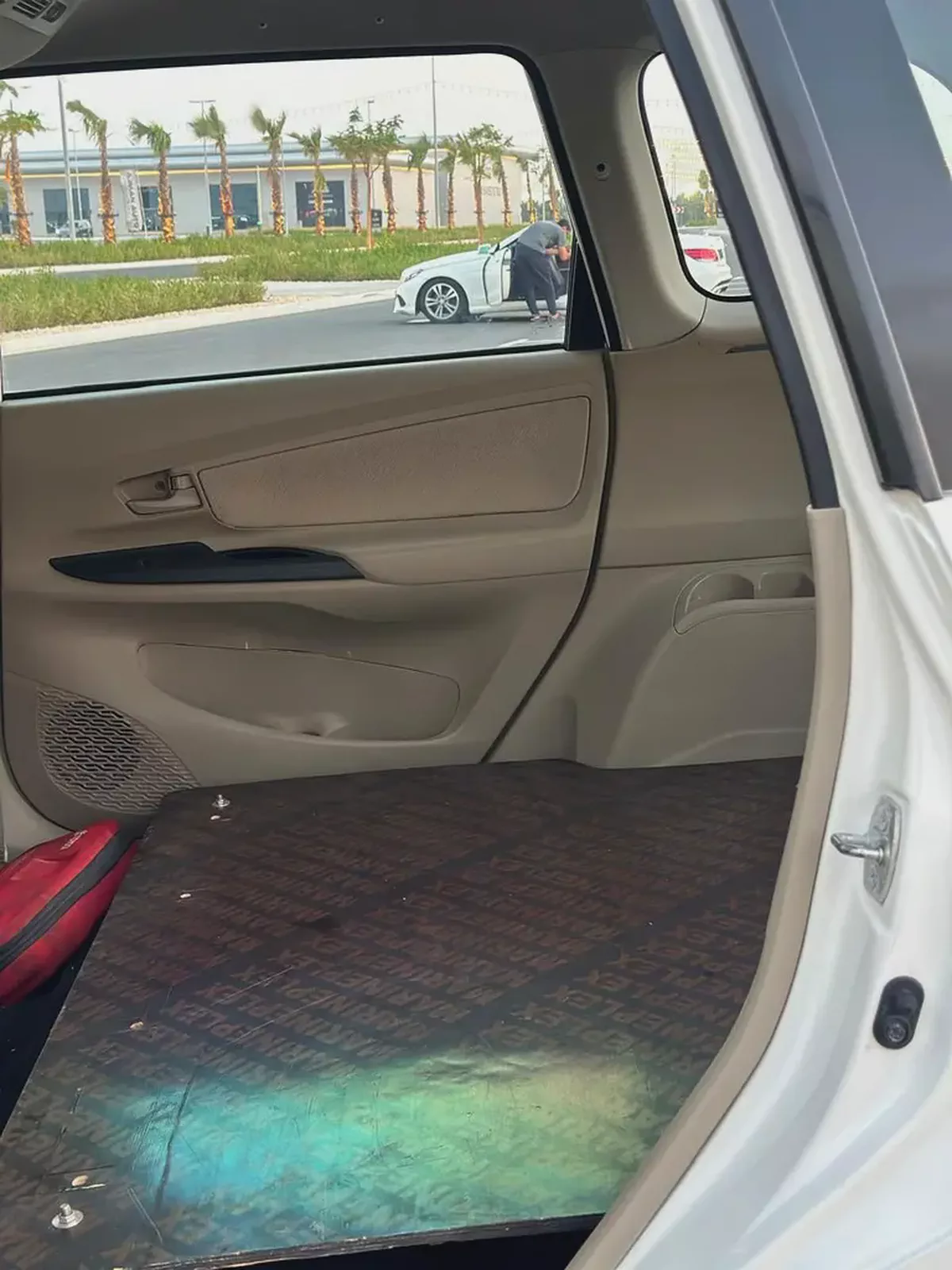 Toyota Avanza G 2015 GCC Specs - Reliable 7-Seater Family Car-8-8