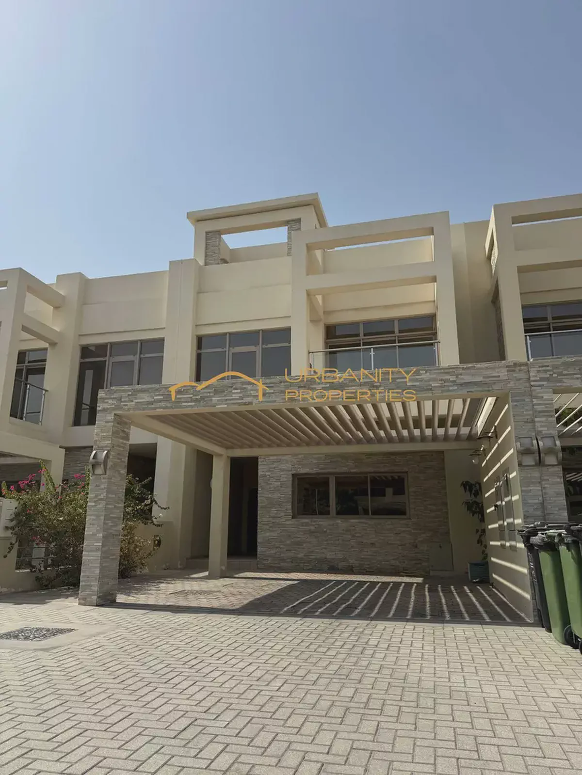 Spacious 3BR + Maid Townhouse | Huge Backyard | Rooftop Access