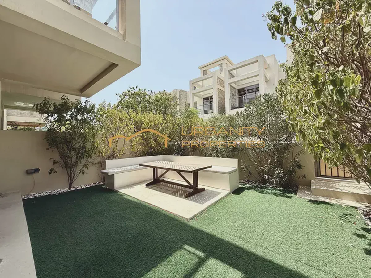 Spacious 3BR + Maid Townhouse | Huge Backyard | Rooftop Access-1-1