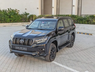 TOYOTA PRADO 2021 VXR ADVENTURE GCC V6 4.0L ACCIDENT FREE IN EXCELLENT CONDITION-1