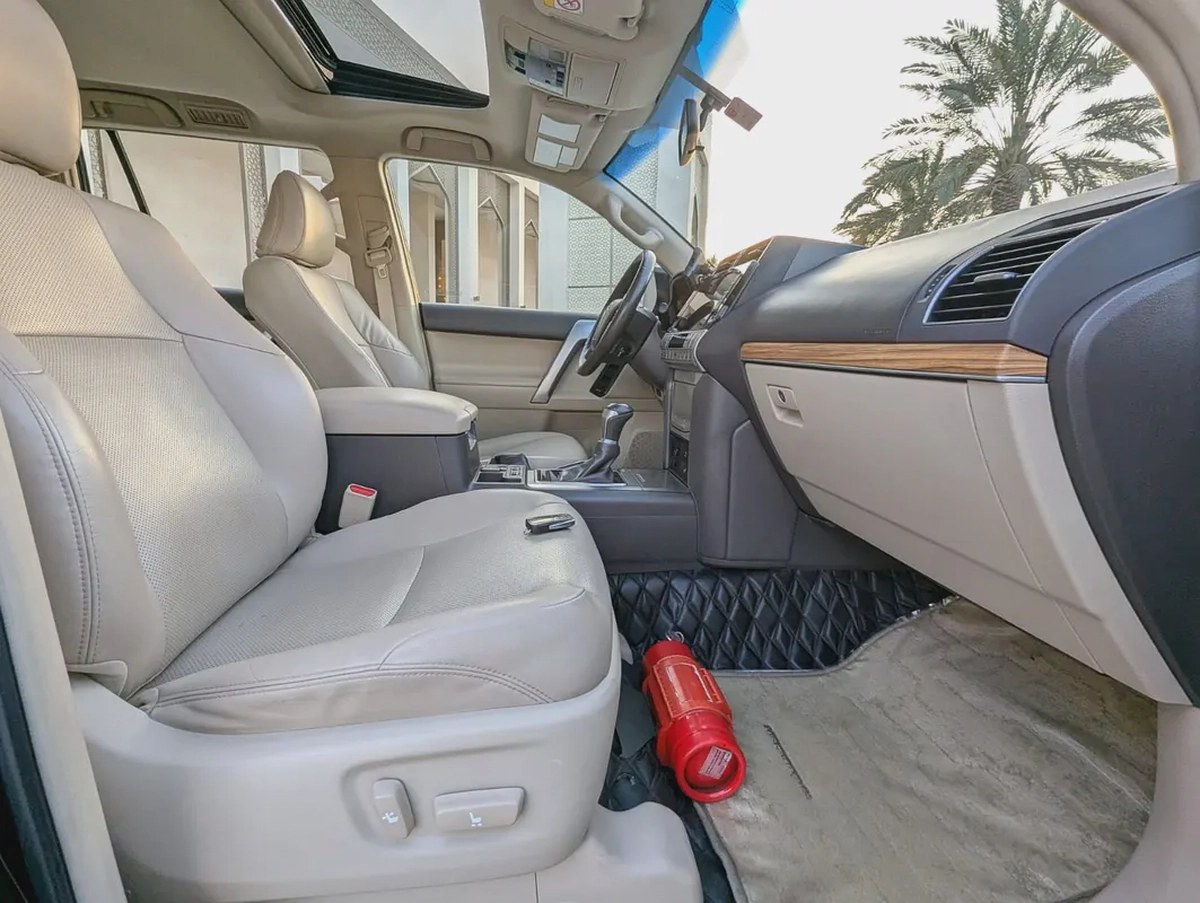 TOYOTA PRADO 2021 VXR ADVENTURE GCC V6 4.0L ACCIDENT FREE IN EXCELLENT CONDITION-3-3