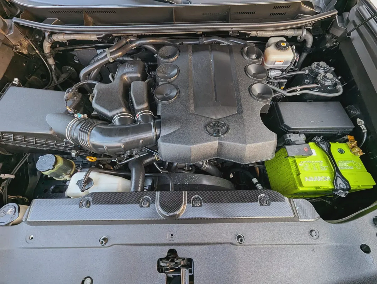 TOYOTA PRADO 2021 VXR ADVENTURE GCC V6 4.0L ACCIDENT FREE IN EXCELLENT CONDITION-9-9