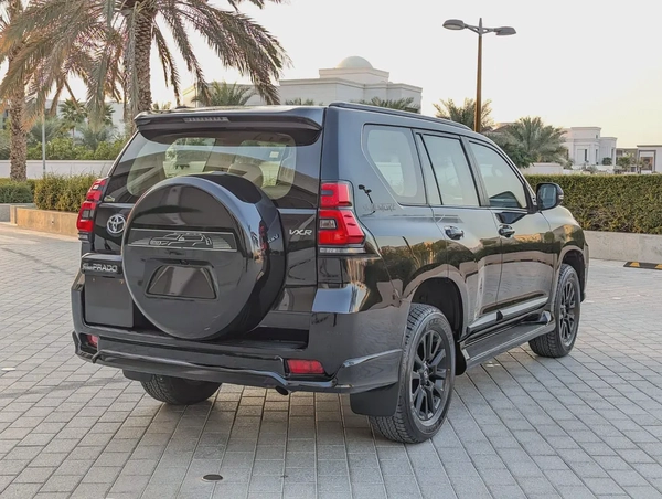 TOYOTA PRADO 2021 VXR ADVENTURE GCC V6 4.0L ACCIDENT FREE IN EXCELLENT CONDITION