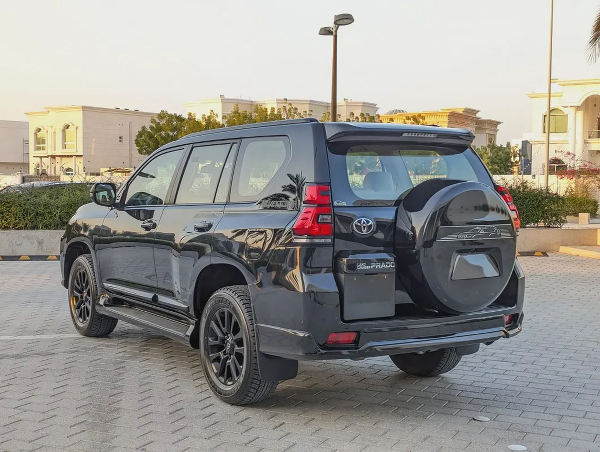 TOYOTA PRADO 2021 VXR ADVENTURE GCC V6 4.0L ACCIDENT FREE IN EXCELLENT CONDITION-14-14