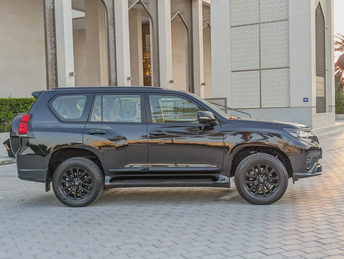 TOYOTA PRADO 2021 VXR ADVENTURE GCC V6 4.0L ACCIDENT FREE IN EXCELLENT CONDITION-15-15