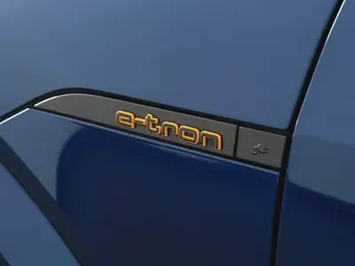 3,362 AED / 60 months | 0% DP | 2023 Audi E-Tron S / Battery Warranty and Service Pack-16
