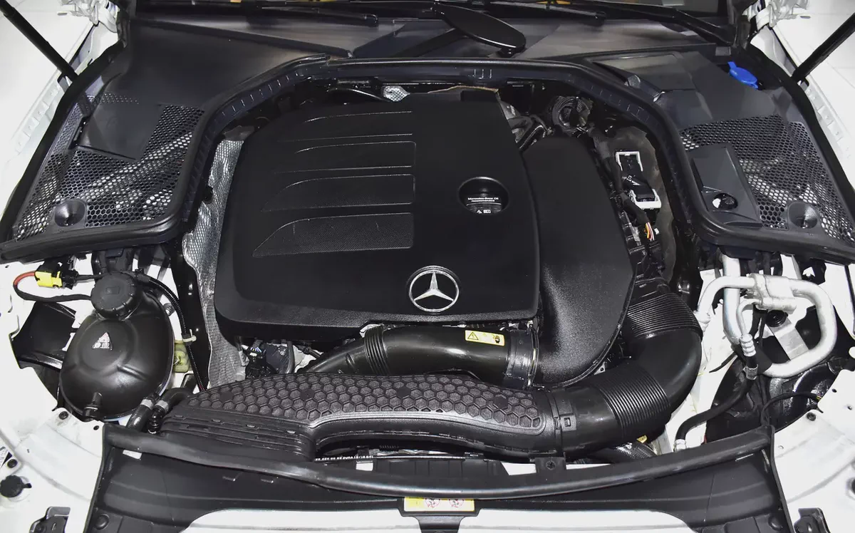 AED 1,765 EMi at 0% DP | Mercedes Benz C200 ( 2019 Model ) in White Color GCC Specs-16-16