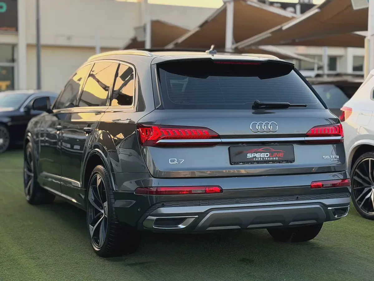 Audi Q7 55 TFSI quattro S line 2022 GCC Specs Free Paint-4-4