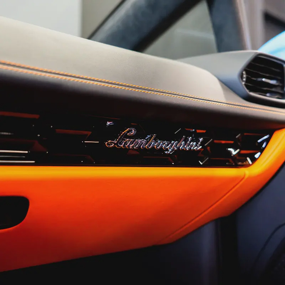 AED 18,207 P.M • 0% Downpayment • Lamborghini Huracan EVO Spyder • 1 Year Warranty-11-11
