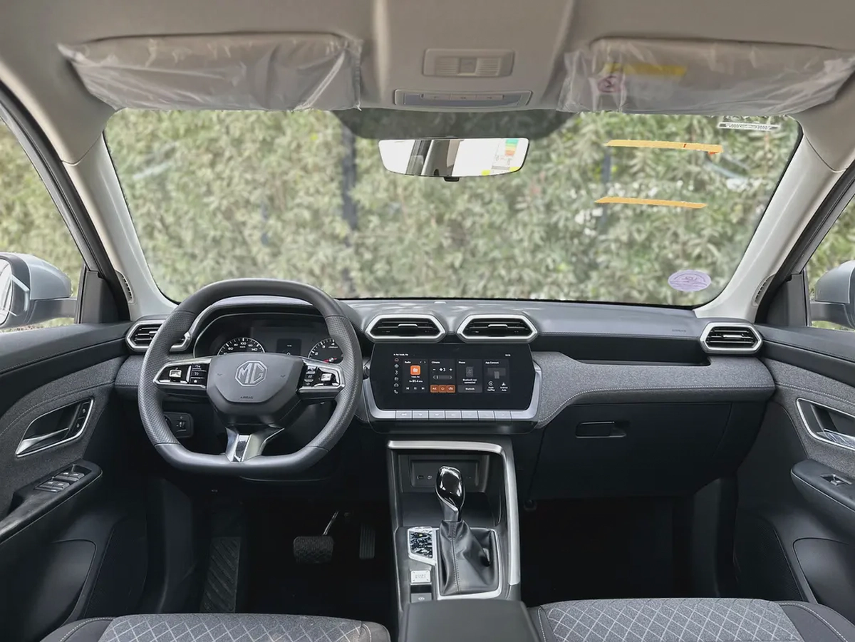 MG ZS Standard | Reliable Compact SUV | Only Export-11-11