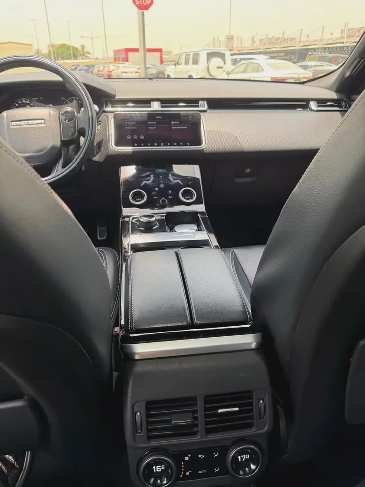2020 Land Rover Range Rover Velar R-Dynamic SE - GCC Specs - Pristine Condition-8-8