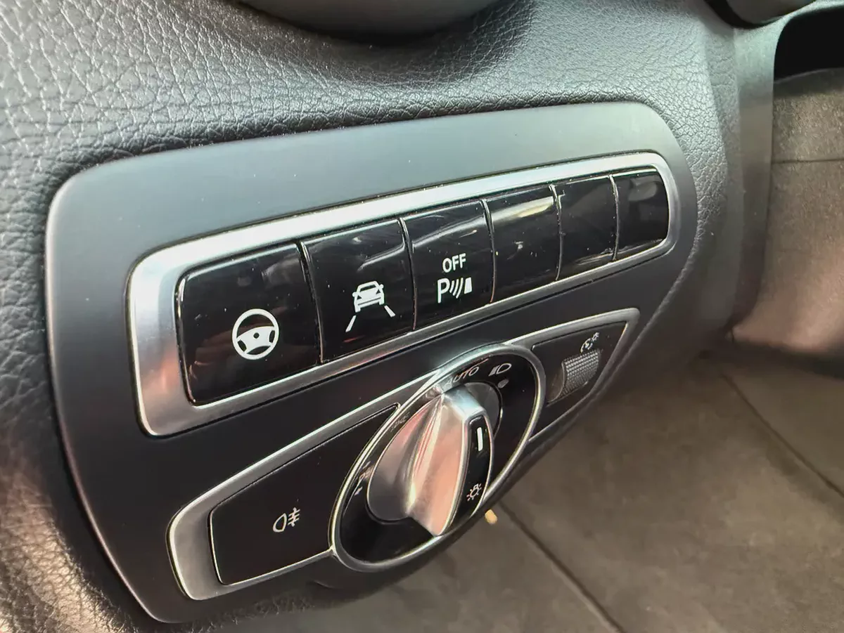 2015 Mercedes-Benz C-Class C200 | Japanese Specs | Pristine Condition-7-7