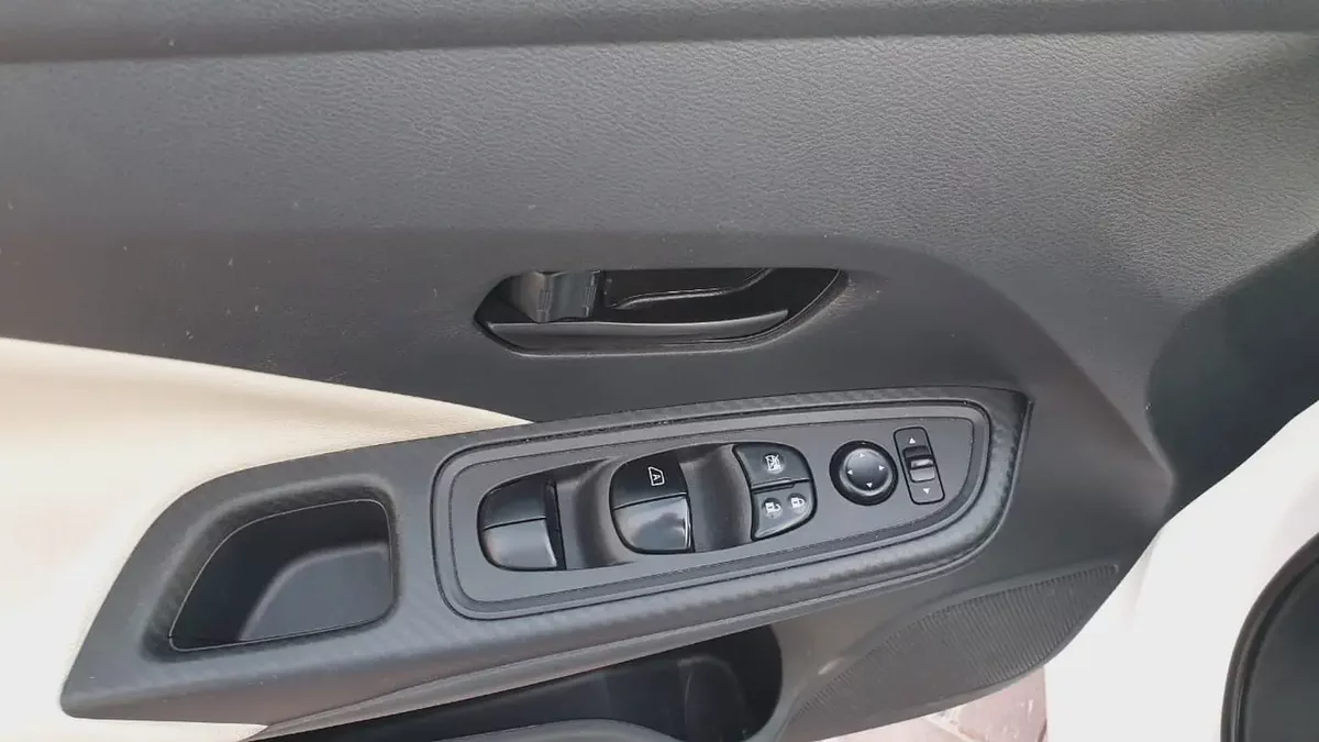 NISSAN SUNNY 1.5L - GCC SPECS - UNDER WARRANTY - FULL SERVICE HISTORY - ACCIDENT FREE --6-6