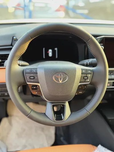 2025 Toyota Camry Limited - GCC Specs - Brand New!-9