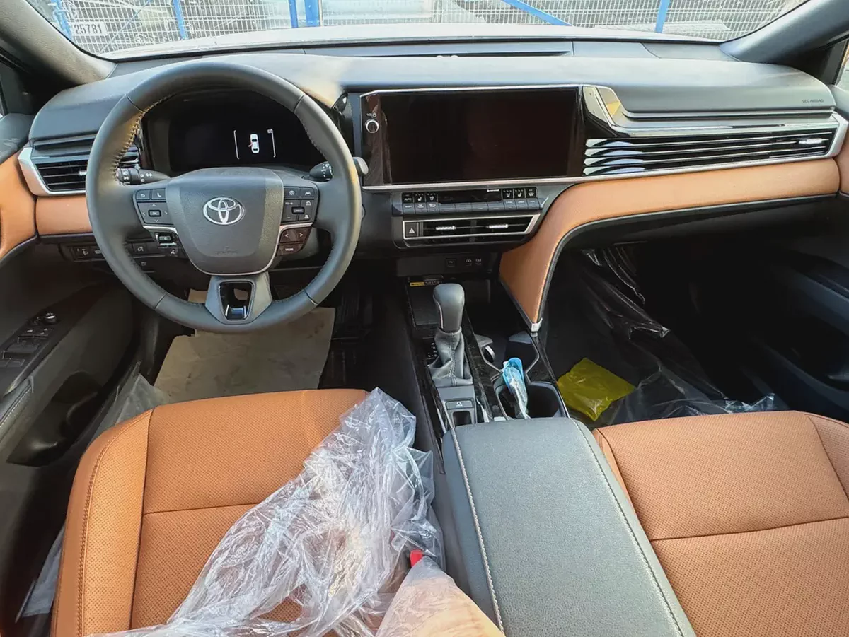 2025 Toyota Camry Limited - GCC Specs - Brand New!-7-7