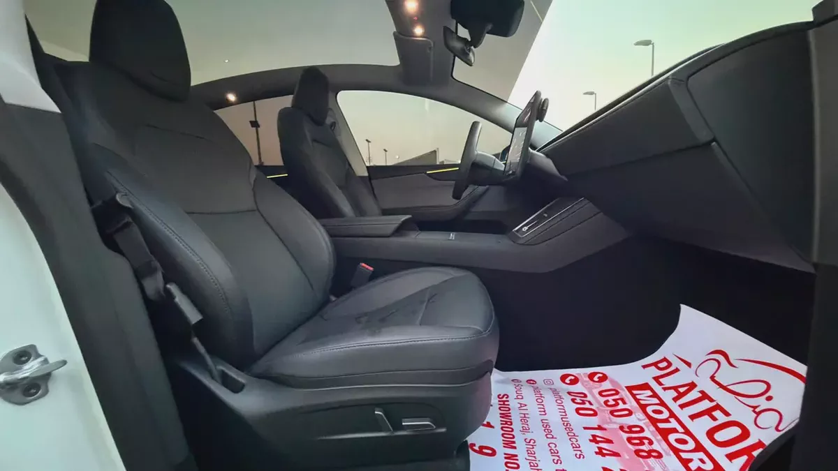 Tesla Model Y Long Range 2025 | GCC Specs | Original paint | under warranty-11-11