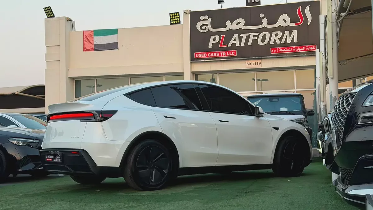 Tesla Model Y Long Range 2025 | GCC Specs | Original paint | under warranty-2-2