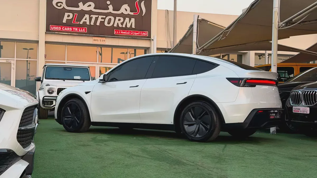 Tesla Model Y Long Range 2025 | GCC Specs | Original paint | under warranty-4-4