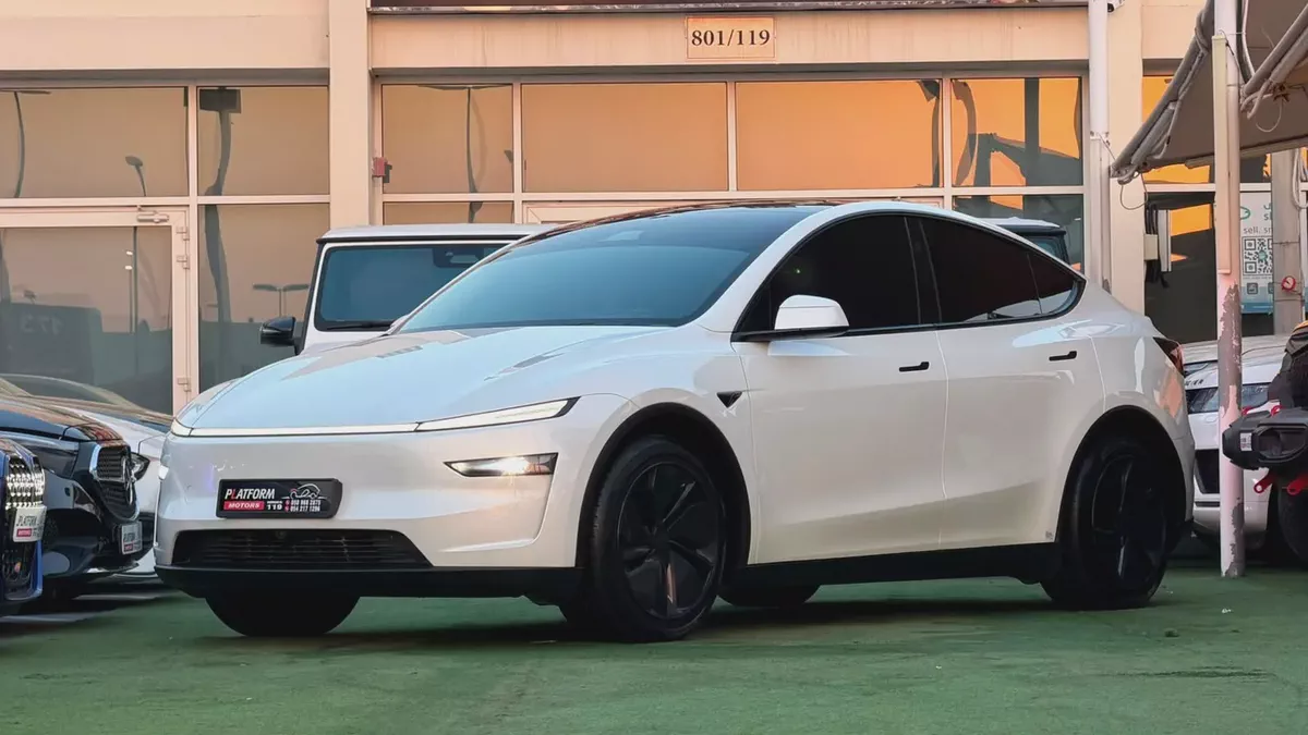 Tesla Model Y Long Range 2025 | GCC Specs | Original paint | under warranty-6-6
